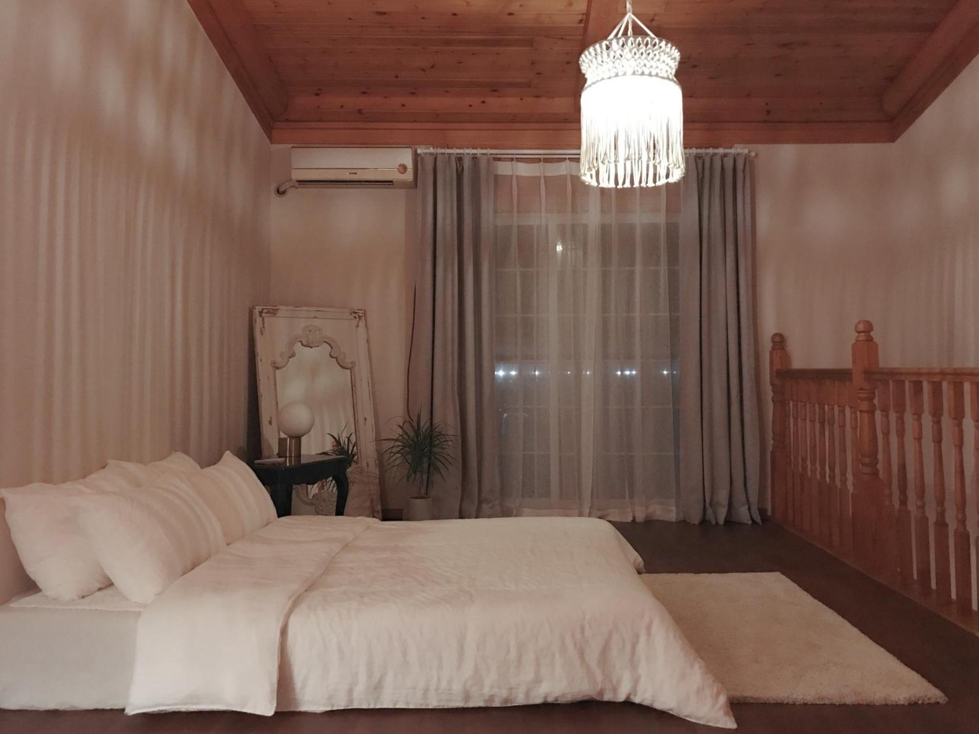 At Corner Resort & Garden Чеджу Екстериор снимка