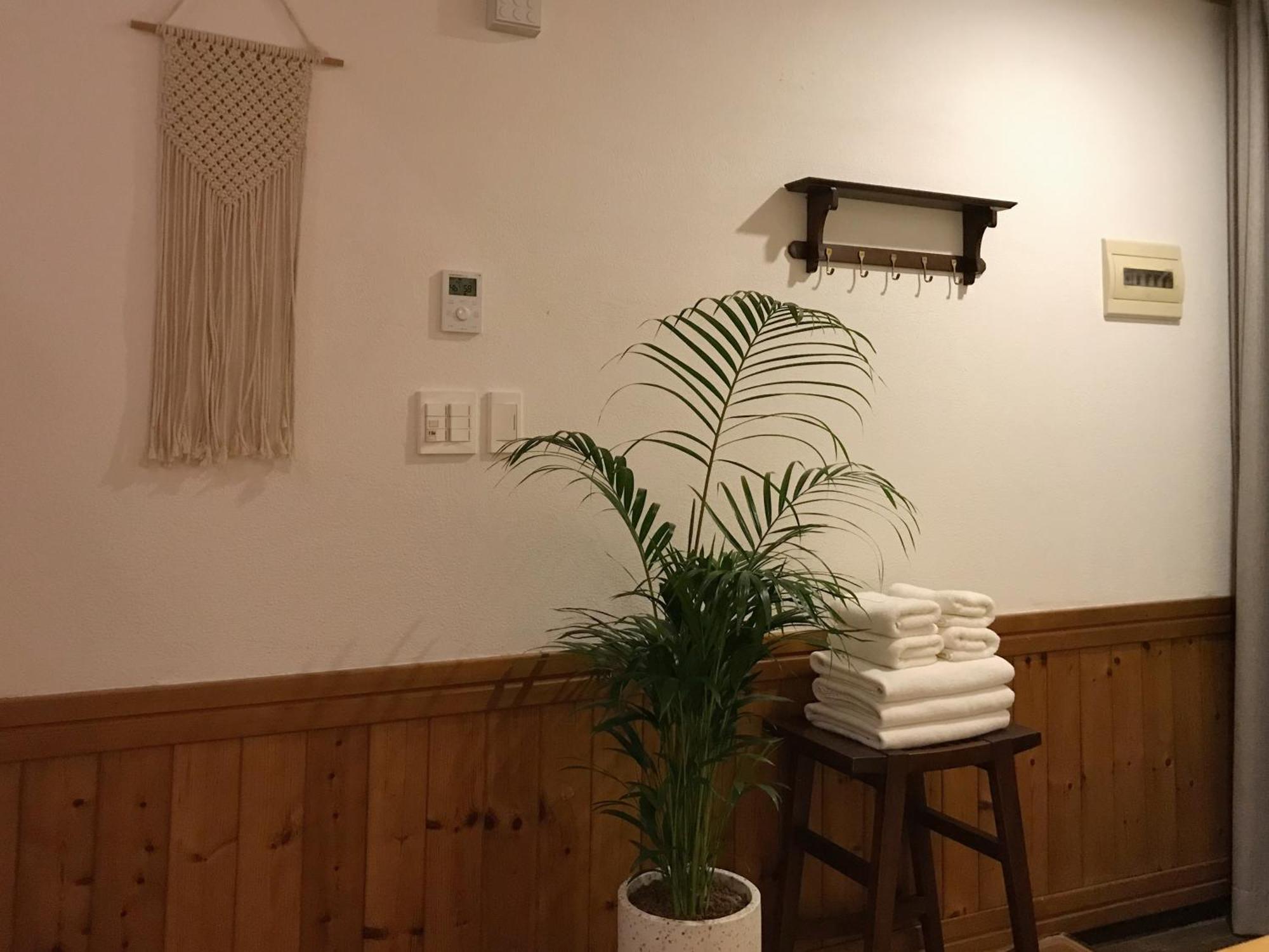 At Corner Resort & Garden Чеджу Екстериор снимка