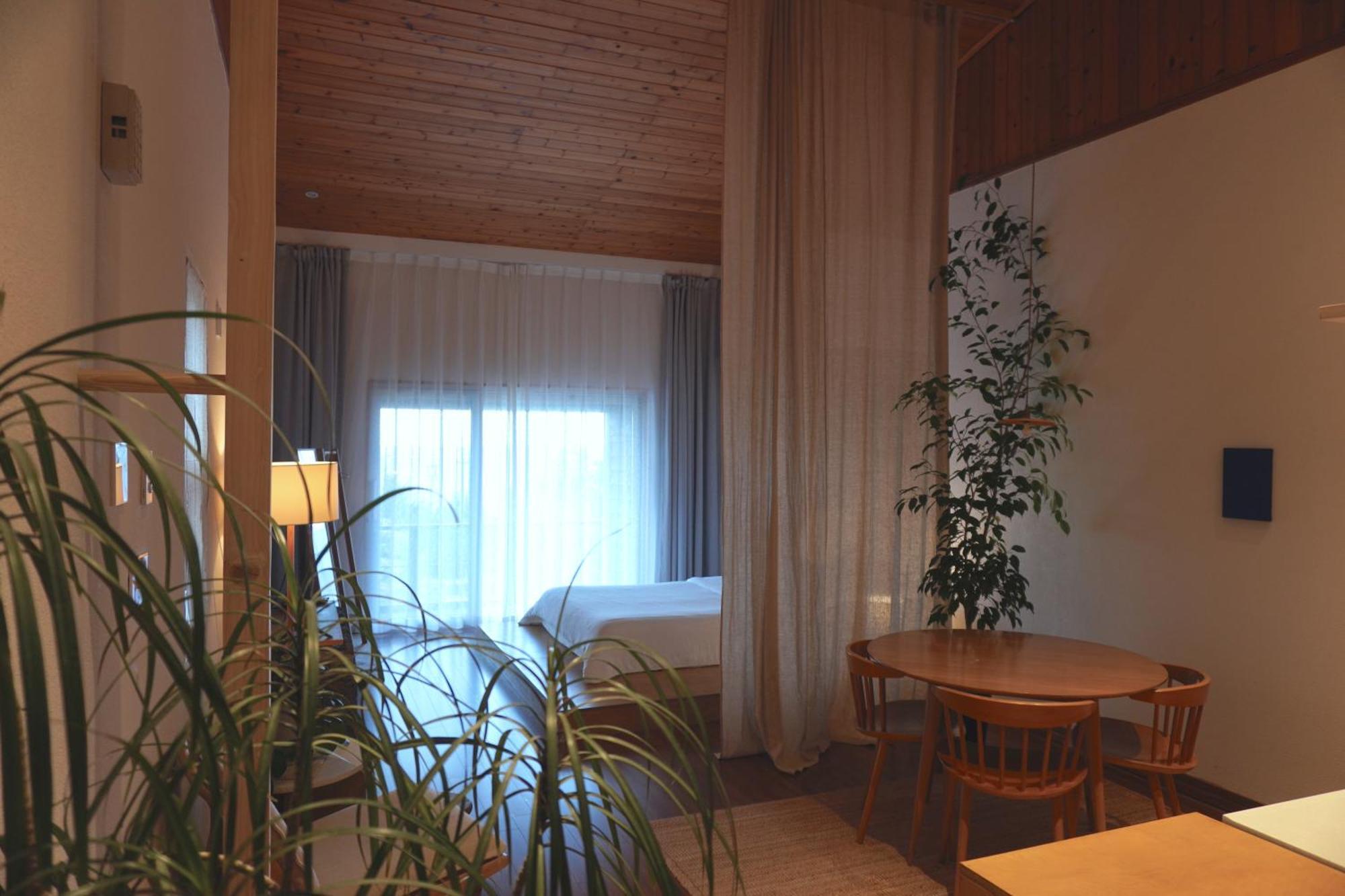 At Corner Resort & Garden Чеджу Екстериор снимка