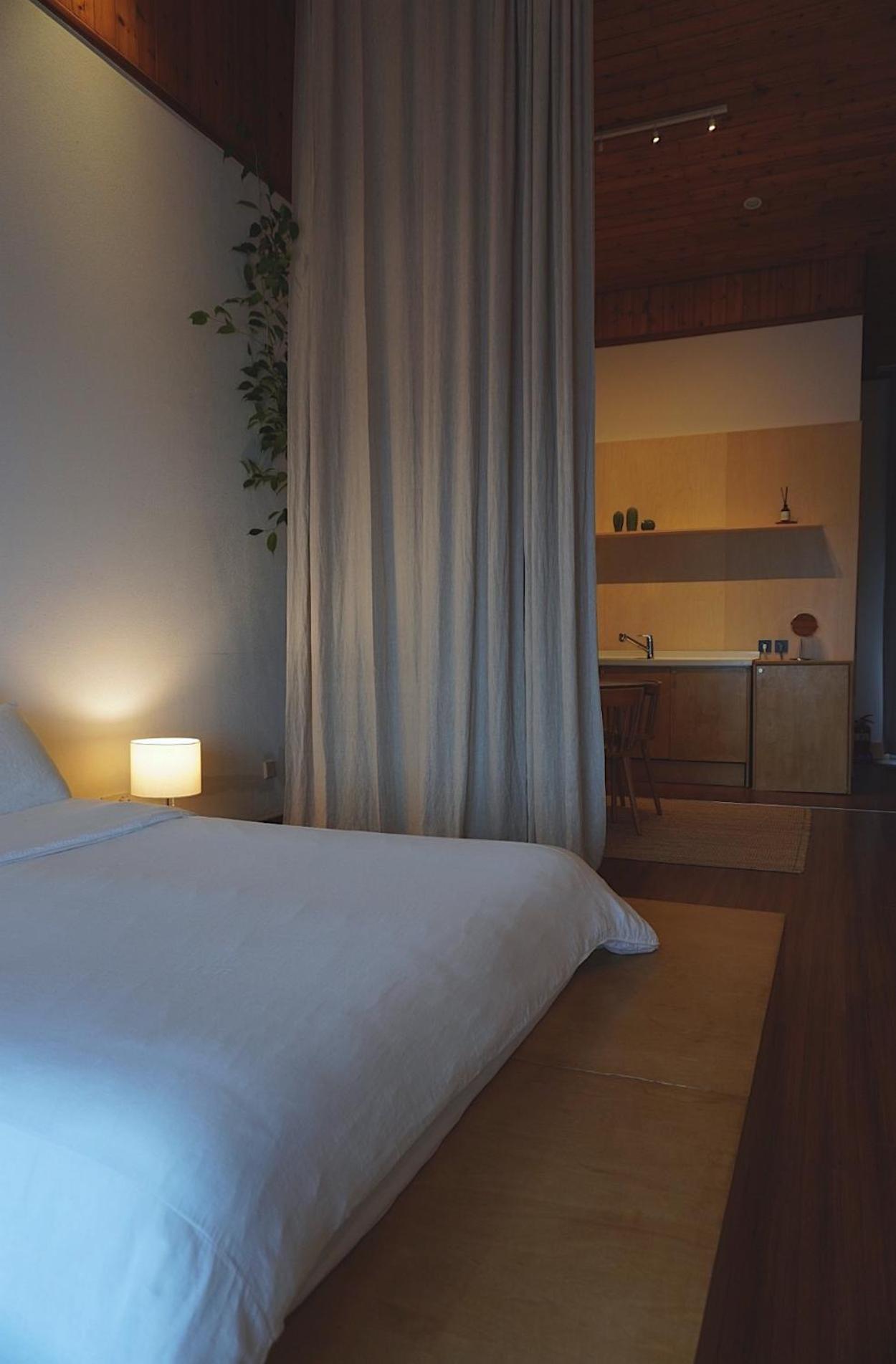 At Corner Resort & Garden Чеджу Екстериор снимка