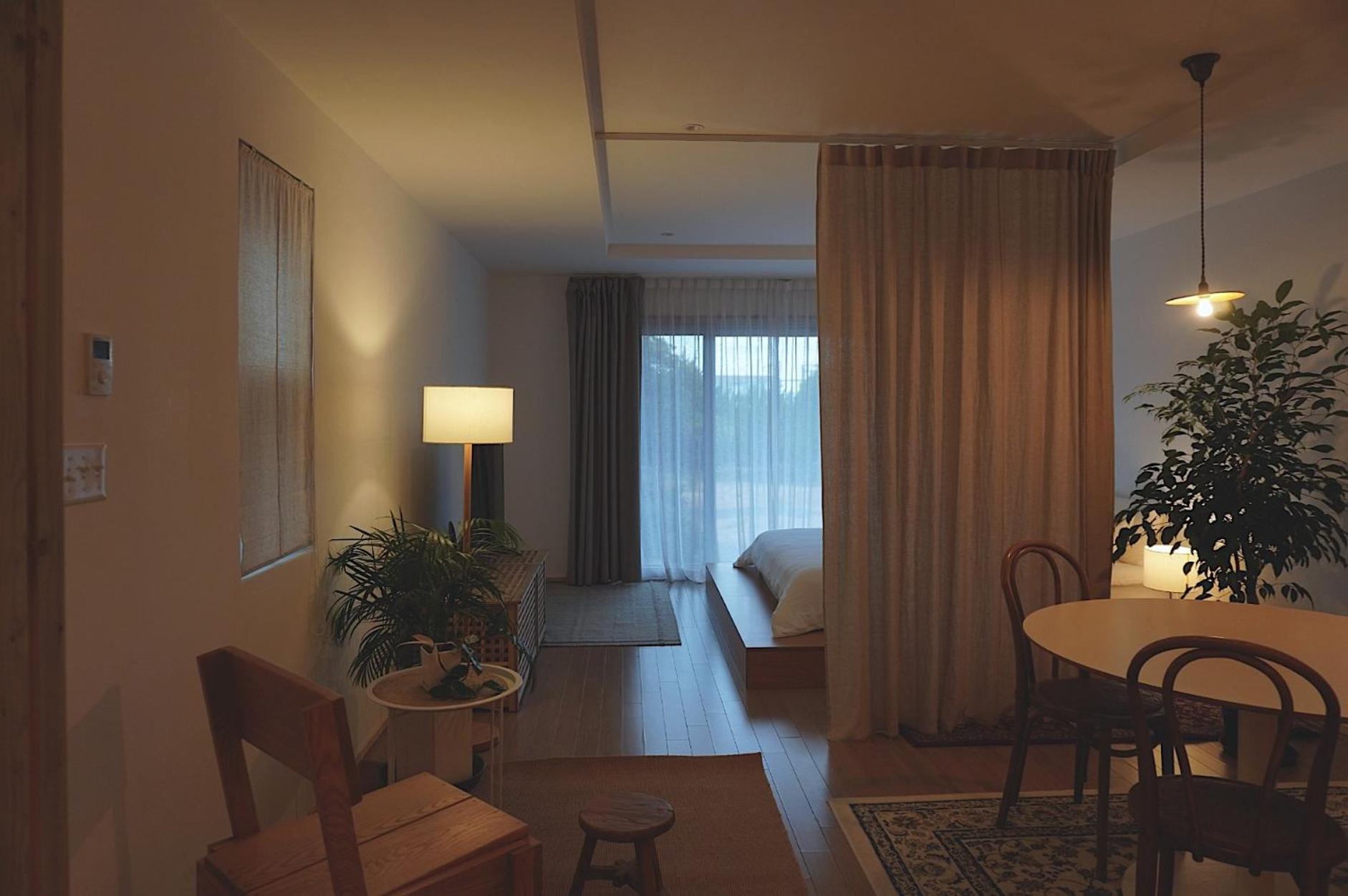 At Corner Resort & Garden Чеджу Екстериор снимка